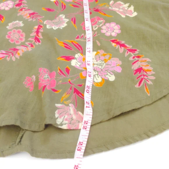 Free People Soft Army Green Pink Floral Print Top Women's Blouse Size Small NWT - Picture 7 of 7